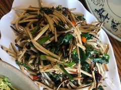 -呱呱叫民俗风味主题餐厅(沣峪口店)