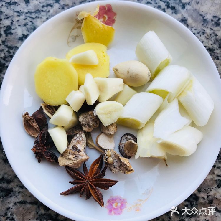 鲜美的梭鱼炖豆腐