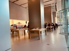 -Apple零售店(华贸购物中心店)