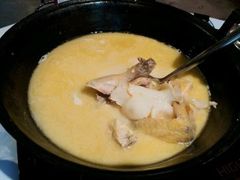 花膠雞湯(小)-鲜入围煮花胶鸡海鲜火锅