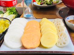 -毛辣果·贵州红酸汤牛肉火锅(西单店)