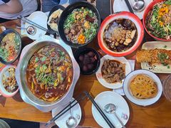 -爆炸头阿姨小四川正宗川味小吃(无任何分店)