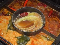 -老牌坊云南鱼豆花火锅(哈西万达店)