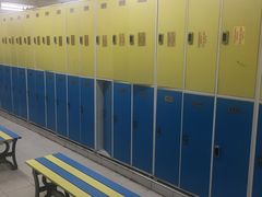 更衣室-医科大学游泳馆