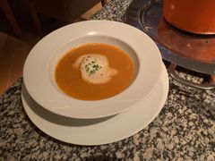 波士顿龙虾浓汤-非常时髦餐厅VUE Restaurant(外滩茂悦大酒店)