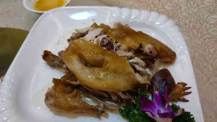 丽港海鲜酒家-"丽港的海鲜真的是太新鲜了,里面的鱼也很大.