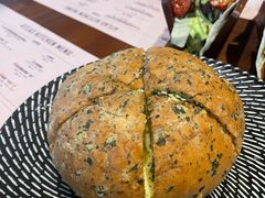 法香蒜蓉乳酪包-ATLAS COFFEE(雅居乐中心店)