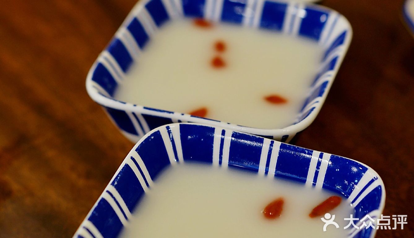 羊肉肥瘦相间，美味无穷，一点儿羊膻味都没有