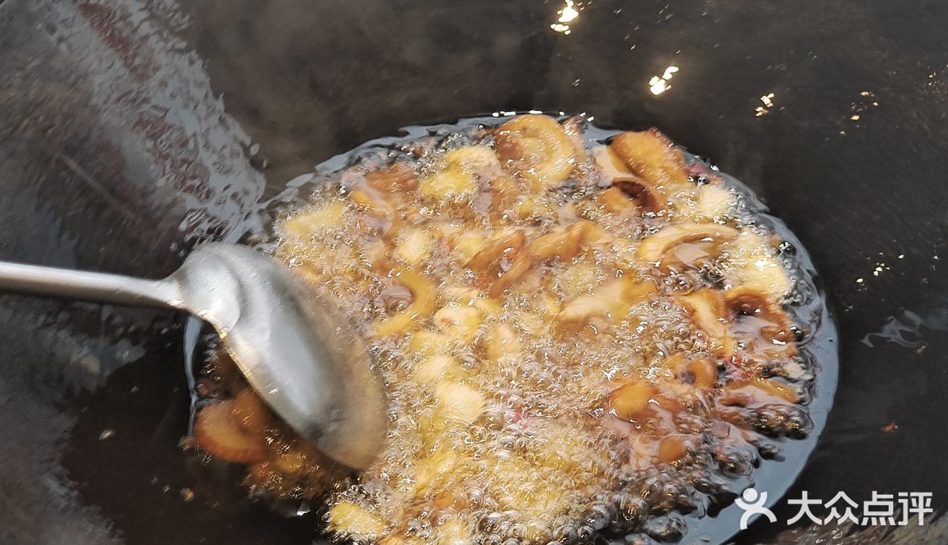 调料是5块钱一位，总体性价比很高的一家店