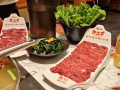 -牛三斤潮汕鲜牛肉火锅(昌发展万科店)