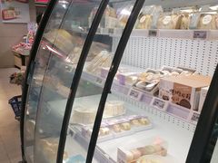 面包甜点陈列柜-盒马鲜生(帝斯曼店)