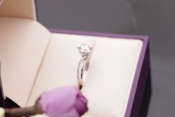 IMG_9289-威德钻石-克拉钻大本营(南京东路店)