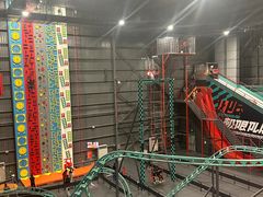 -极限PLAY运动娱乐新世界·团建派对潮玩休闲馆·室内蹦极高空游乐园