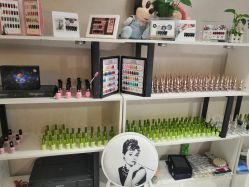 -璀璨&星光美甲美睫店