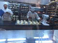 面包甜点陈列柜-老佛爷饼店