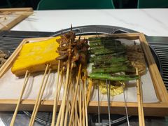 -山野的朋友露营炭火烤肉