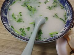 老鸭血汤-胡记锅贴·沪上游子老鸭粉丝汤(太原路店)