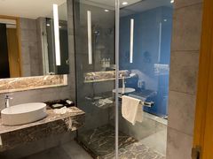 -上海虹桥西郊假日酒店