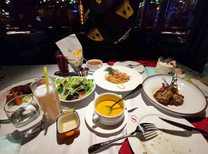 v  play house音乐餐厅-"这家餐吧开时间不短了 经常路过 讲真他家.