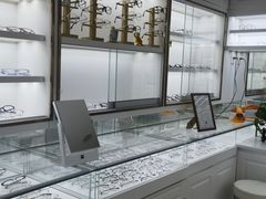 -翰佐蔡司小乐圆·依视路星趣控·暴龙眼镜折扣店