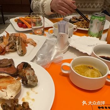 陆家嘴凯宾斯基大酒店自助餐是真有点货的