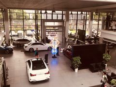 -上海星瀚奔驰4S店(红柳路店)