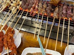 -哈尔滨小酒馆·鲜肉现穿自助烧烤(康新花园店)
