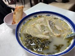 招牌黄鱼面-明呈黄鱼面馆(斜土路店)