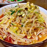 凉皮比苏州的料少，没有烤麸、花生