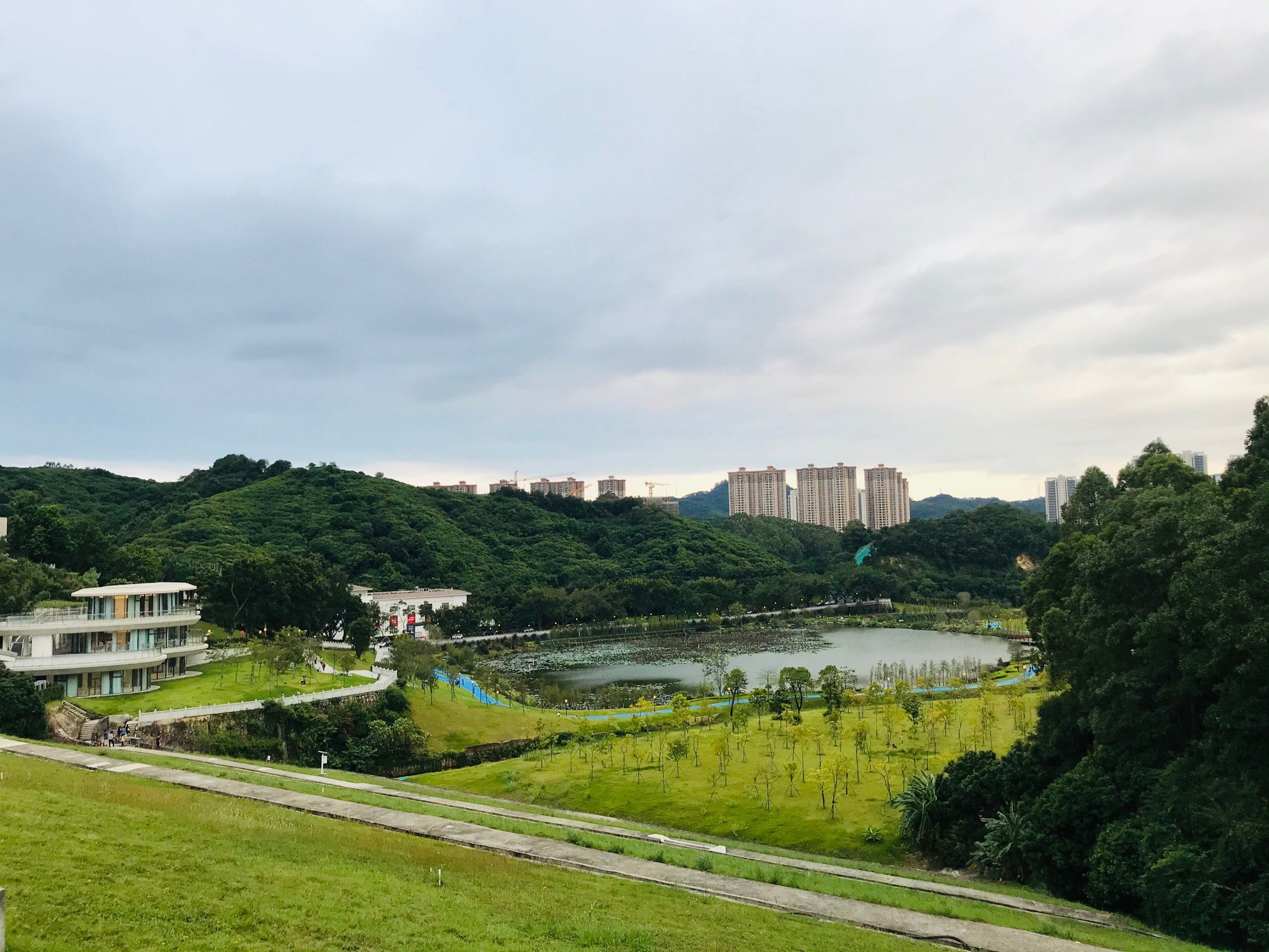 萝岗水声水库大坝