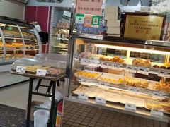 面包甜点陈列柜-美嘉华面包西饼店(红胜坊店)