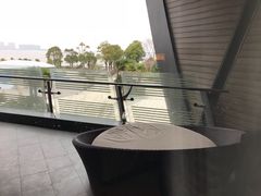 -上海滴水湖皇冠假日酒店