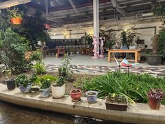 -红栌温泉山庄生态美食餐厅