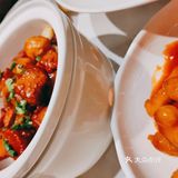 饭点人也不少，有沙漏计时，上菜快。特色