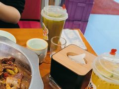 -休记光头香辣蟹干锅(绵竹店)