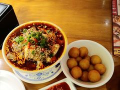 -炉小二铜锅牛蛙•川湘菜(三里屯店)
