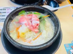 肥牛米线-灵芝妹子海鲜米线(香炉礁山姆店)