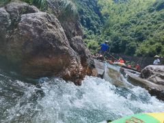 -安吉龙王山峡谷漂流
