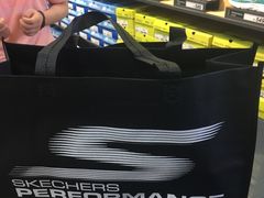 -SKECHERS 斯凯奇(上海国际时尚中心店)