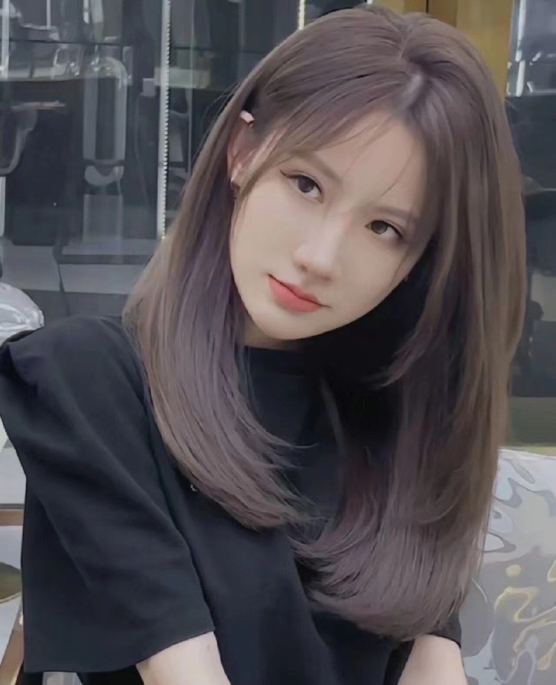 一款锁骨发搭配的一个棕色系颜色