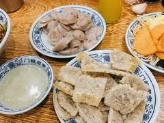 老北京炸灌肠-门框胡同百年卤煮(新街口店)