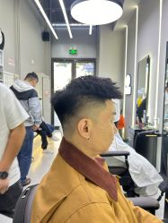 -尤司男士国潮理发馆