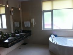 主卧卫生间-上海怡沁园度假酒店