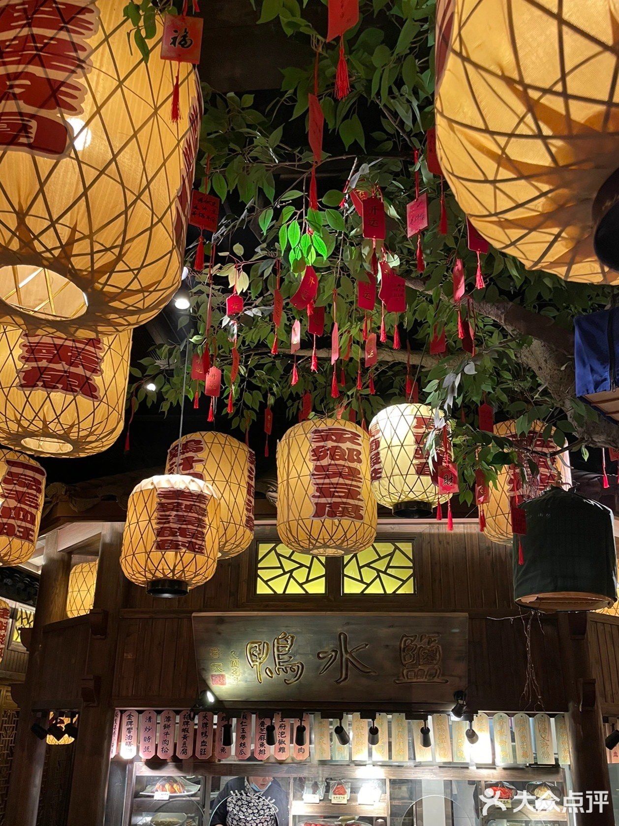 拎着六杯茶颜悦色，吃了南京大牌档，排队省时超绝攻略[胜利][胜利]