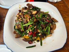 -老鼎万春卤菜(五代传承创始老店)