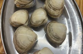 Breathing White Clams