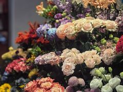 -谷莠子花艺气球派对·绿植造景·花艺沙龙(东海缤纷天地店)