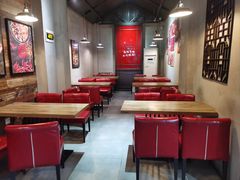 -愉肴麻辣香锅(中山路店)