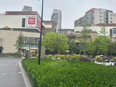 -瑞虹新天地月亮湾