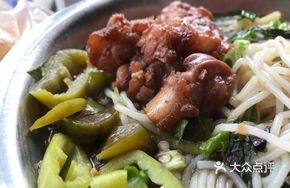 Pork Trotter Freshly Pressed Rice Noodles